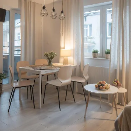 Apartment Clever 1 Kamienica Grochów *